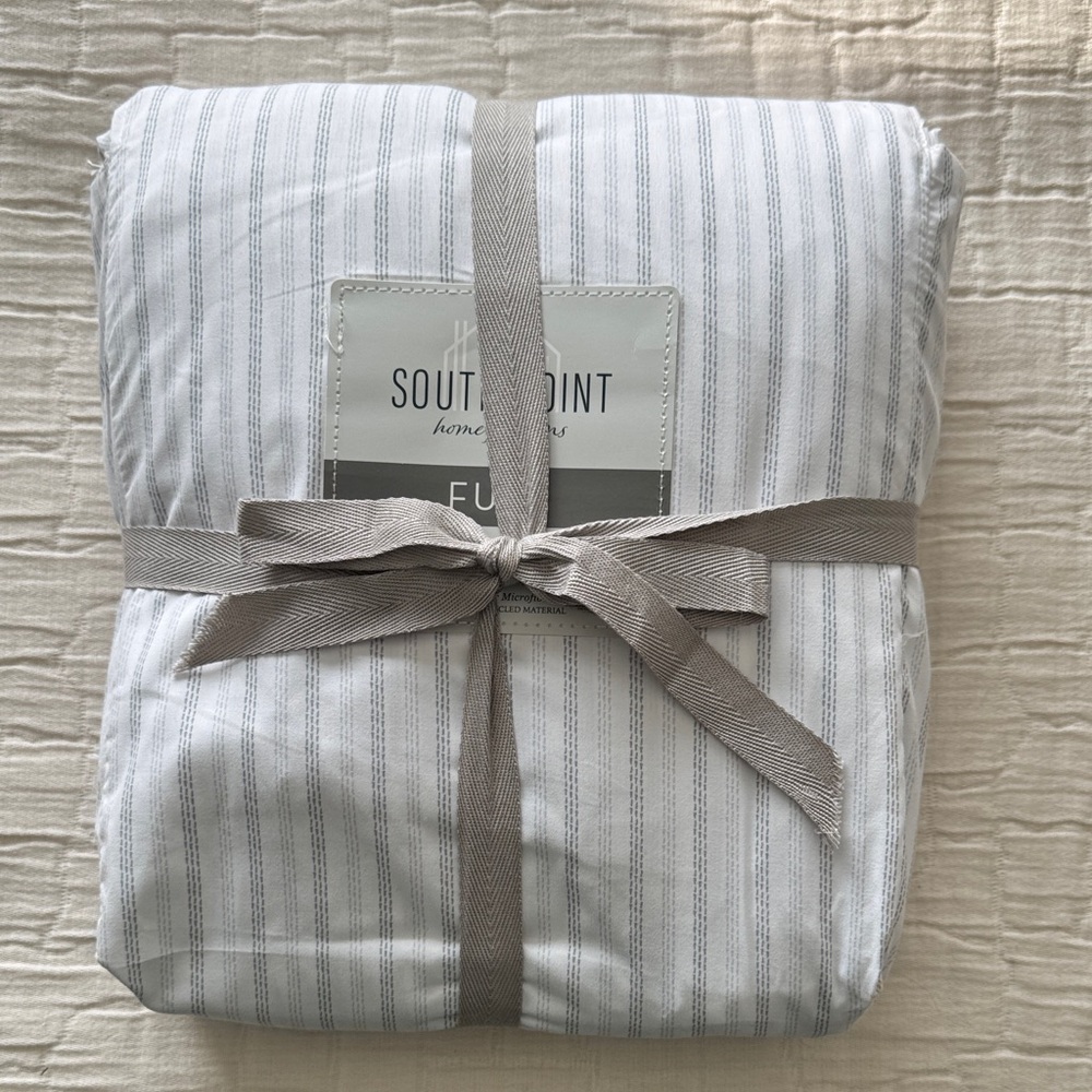 NWT Grey Striped Sheet Full Set